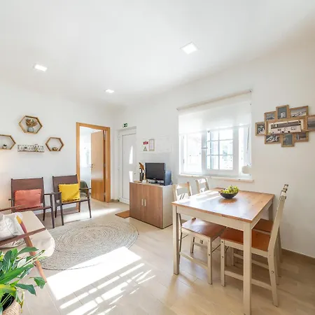 Assenta House - T2 Ferienhaus *